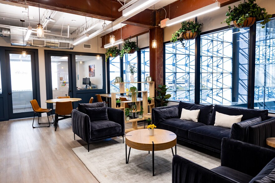 7400 N Oracle Rd - The Post Workspaces, Tucson, AZ à louer - Photo intérieure - Image 2 de 15