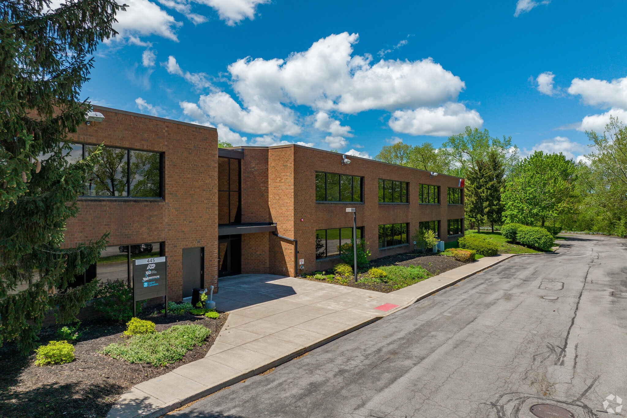 445 Electronics Pky, Liverpool, NY for lease Primary Photo- Image 1 of 12