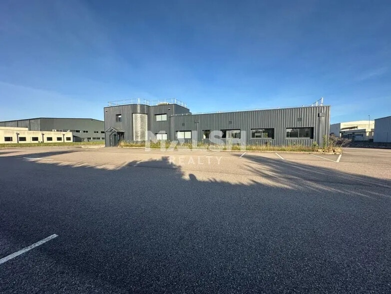 Flex in Saint-André-de-Corcy for sale - Building Photo - Image 1 of 5