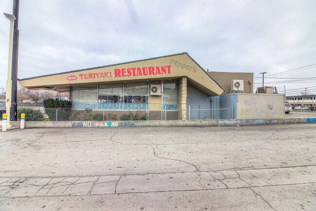 Plus de détails pour 822 N 1st St, Yakima, WA - Commerce de détail à vendre