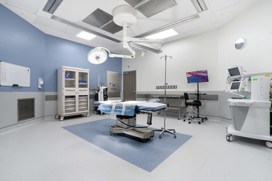 2609 W Woolbright Rd, Boynton Beach, FL à louer - Photo du bâtiment - Image 2 de 6