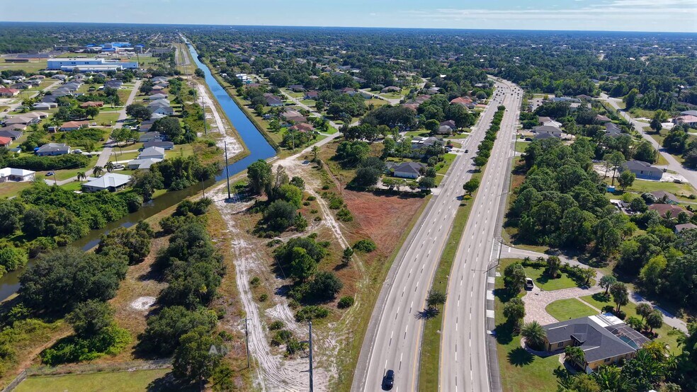 5106 Lee Blvd, Lehigh Acres, FL à vendre - Vidéo sur l’inscription commerciale - Image 2 de 40