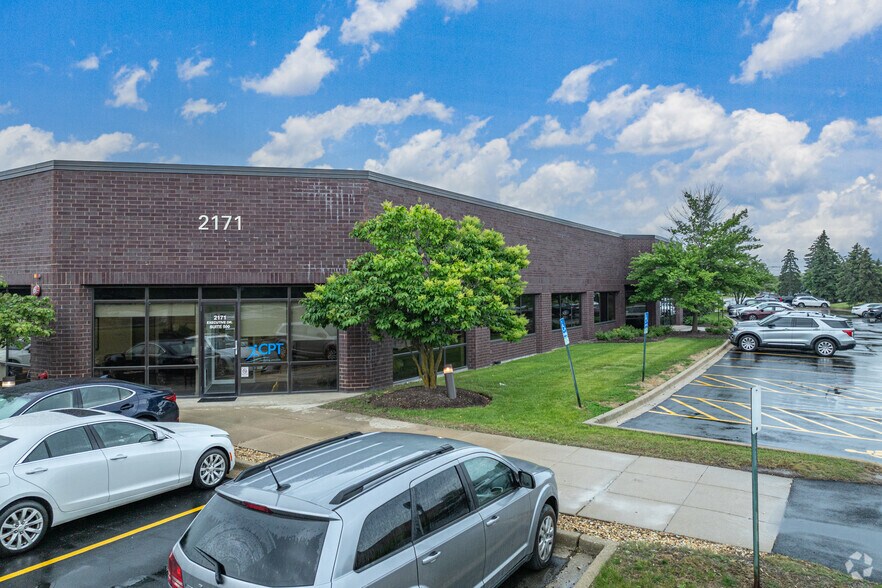 2171 W Executive Dr, Addison, IL à louer - Photo principale - Image 1 de 5