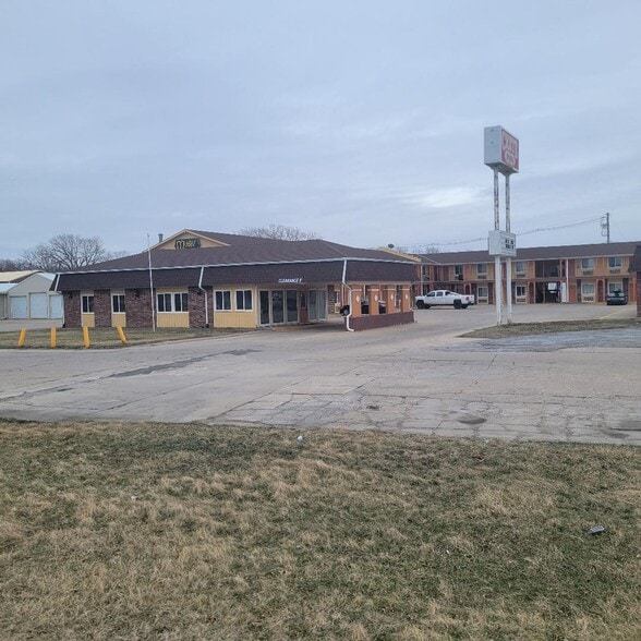 1515 Blue Acres St, Crete, NE for sale - Building Photo - Image 3 of 9