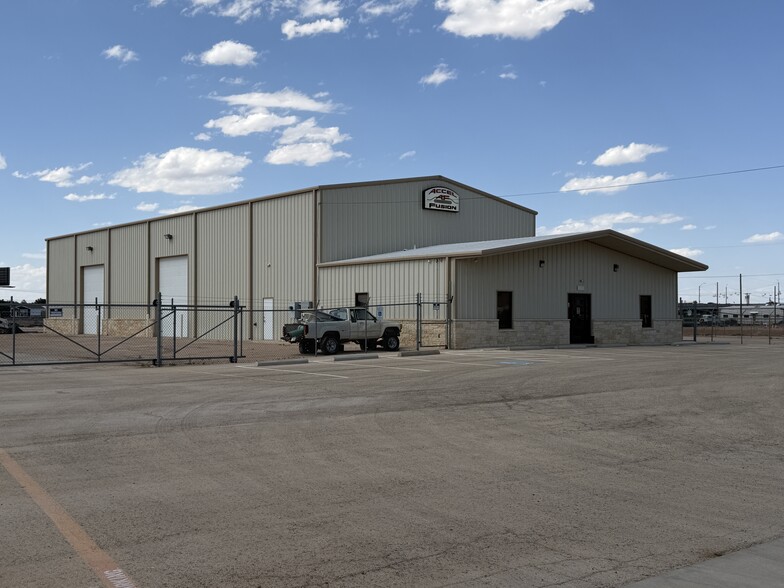 2821 E Pearl St, Odessa, TX for lease - Building Photo - Image 3 of 10