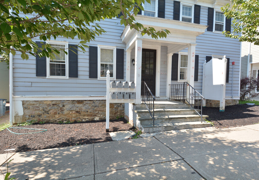 20 Leigh St, Clinton, NJ for sale - Building Photo - Image 1 of 1