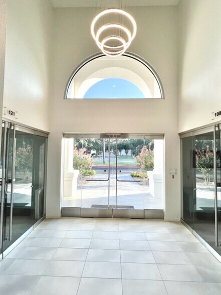 1150 Lakeway Dr, Lakeway, TX à louer - Photo intérieure - Image 3 de 5