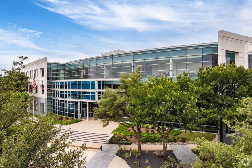 5000 Headquarters Dr, Plano, TX à louer - Photo du bâtiment - Image 1 de 35