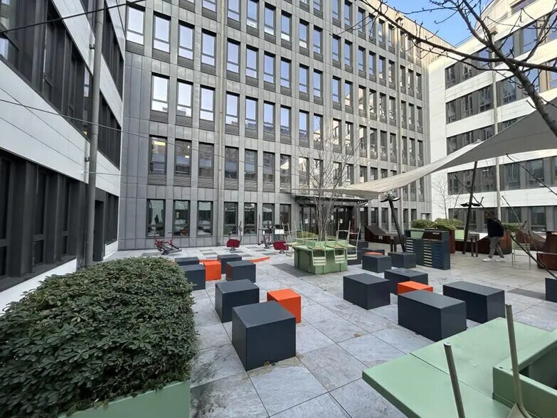 35-37 Rue Louis Guérin, Villeurbanne for lease - Building Photo - Image 3 of 4