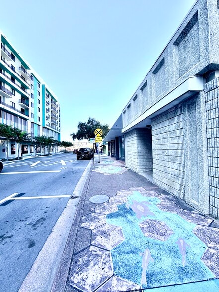 2025 Tyler St, Hollywood, FL à louer - Photo du bâtiment - Image 2 de 3