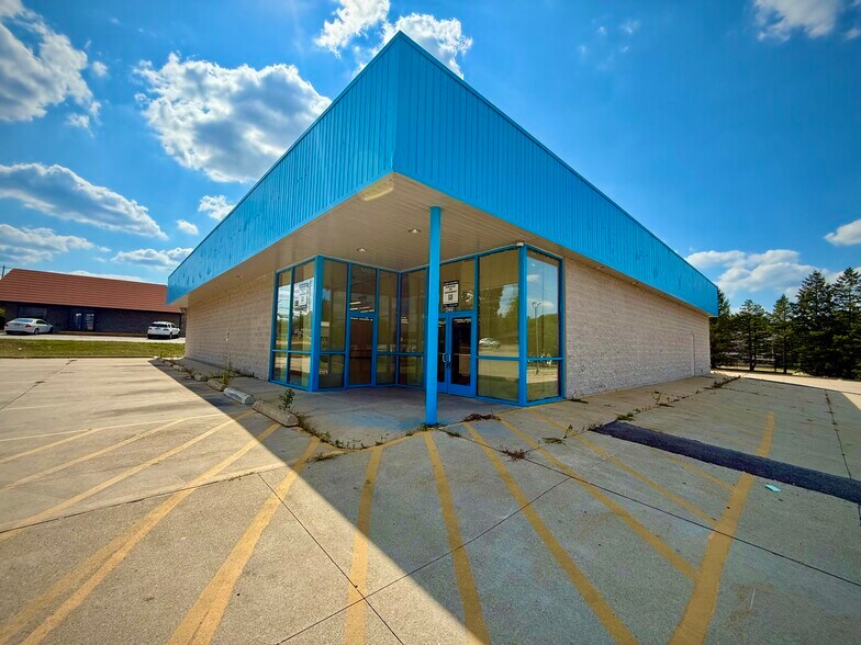 4220 S Martin Luther King Jr Blvd, Lansing, MI à vendre - Photo du bâtiment - Image 1 de 13