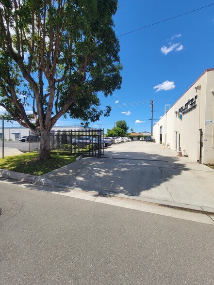 16737 Parkside Ave, Cerritos, CA à vendre - Photo du bâtiment - Image 3 de 17