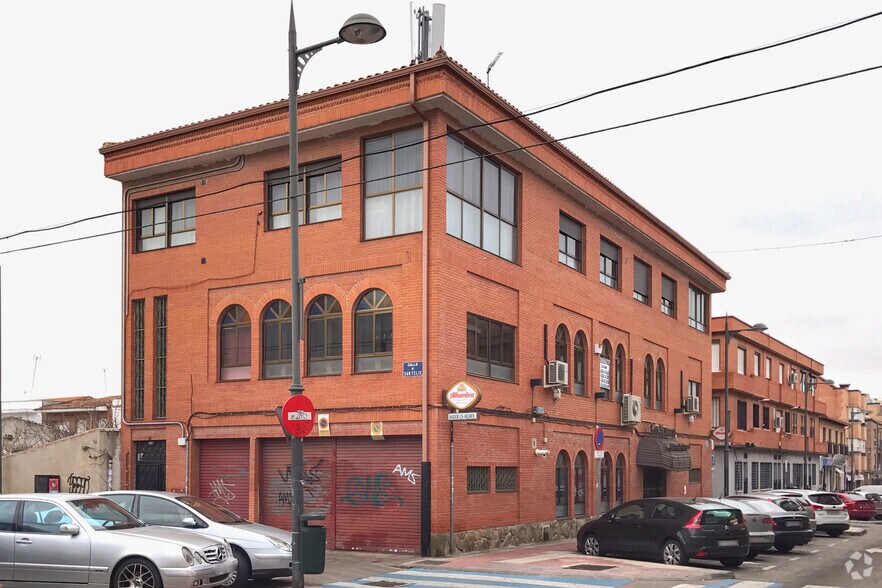 Calle Santo Tomás de Aquino, 20, Parla, Madrid à vendre - Photo du bâtiment - Image 2 de 2