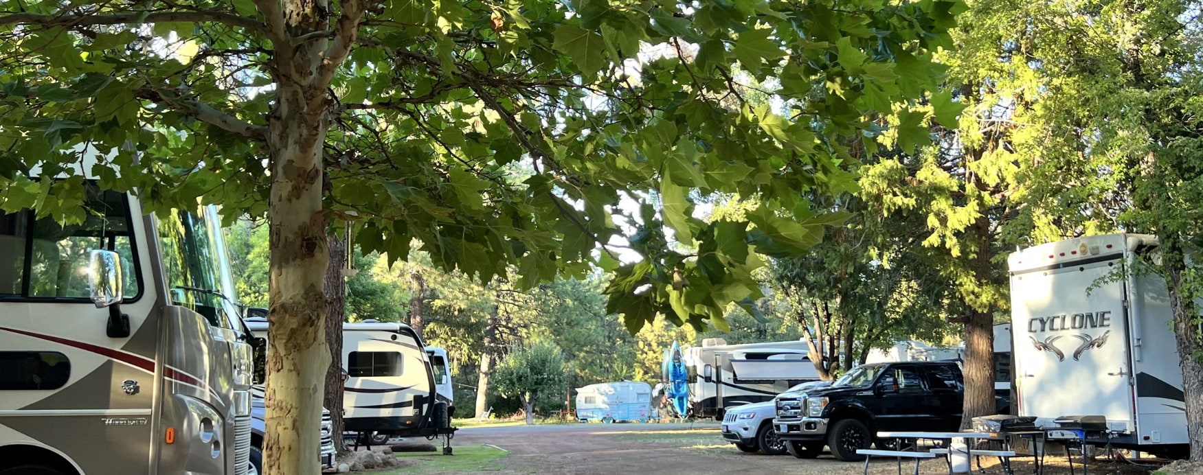 27535 Edgewood Rd, Weed, CA for sale Primary Photo- Image 1 of 13