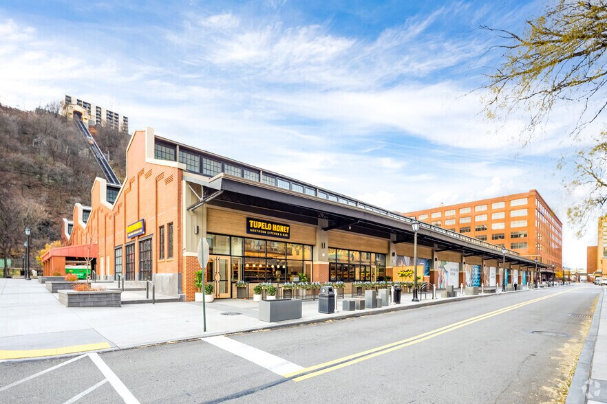 125-225 W Station Square Dr, Pittsburgh, PA for lease - Building Photo - Image 2 of 9