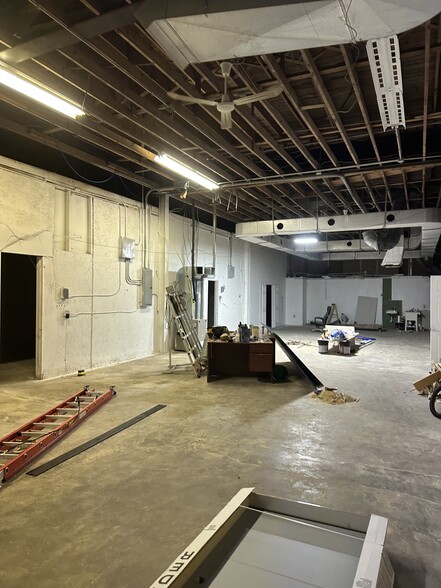 398 Auburn Rd, Pontiac, MI à louer - Photo intérieure - Image 2 de 16