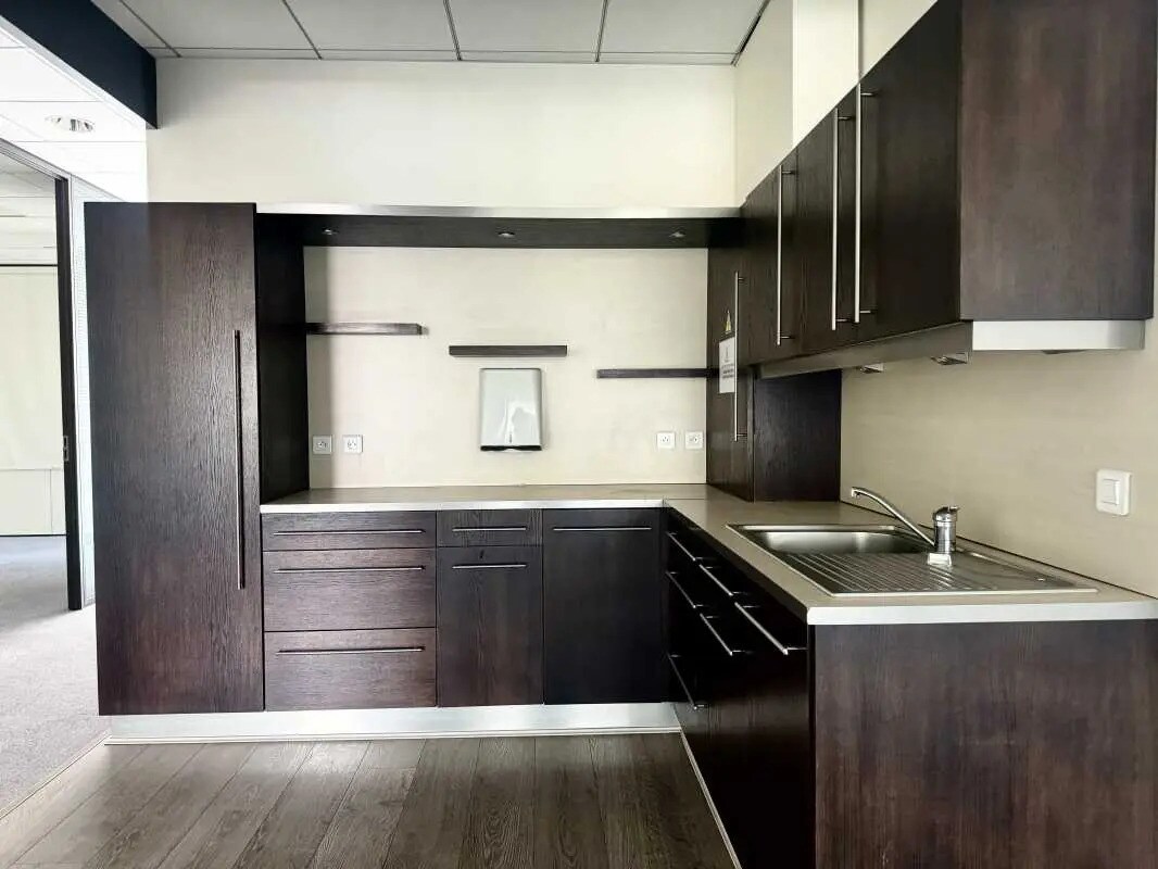 117 Allée Des Parcs, Saint-Priest for lease Interior Photo- Image 1 of 10