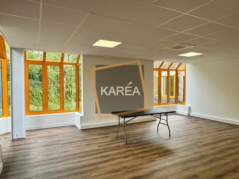 Flex dans Croissy-Beaubourg à louer - Photo du bâtiment - Image 2 de 5