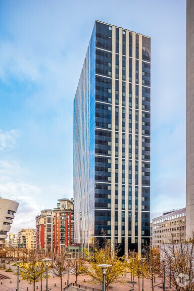 7 Allée De L'Arche, Courbevoie à louer - Photo du bâtiment - Image 2 de 19