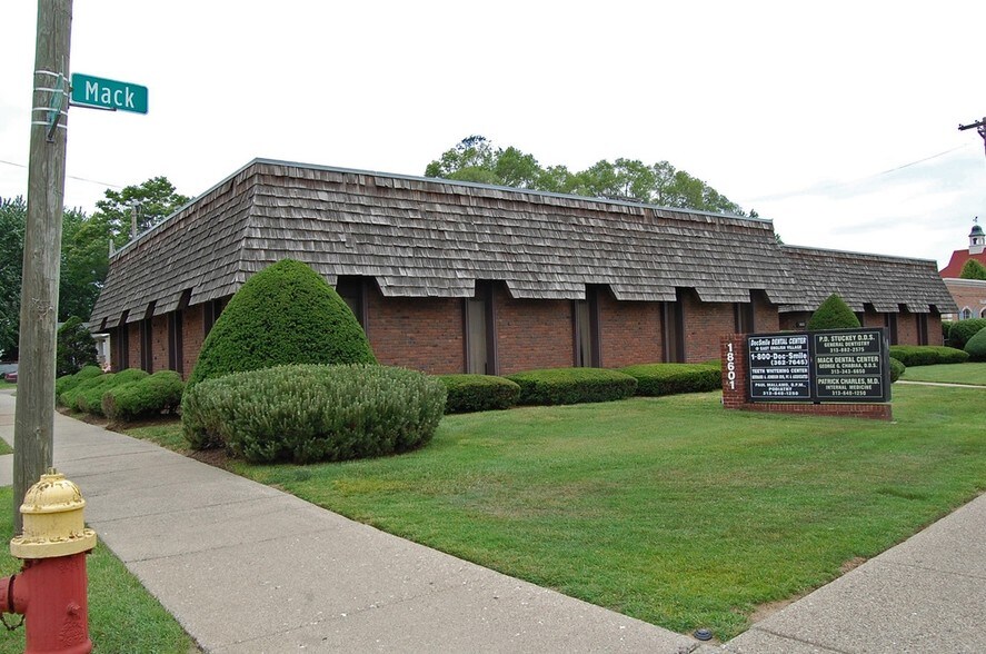18601 Mack Ave, Detroit, MI à vendre - Photo du bâtiment - Image 2 de 2