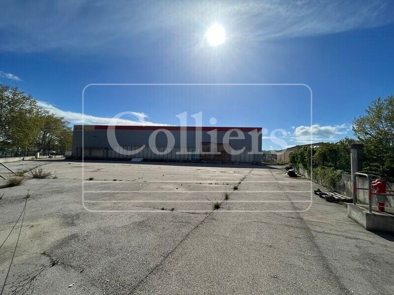 Flex in Gignac-la-Nerthe for lease - Building Photo - Image 3 of 9