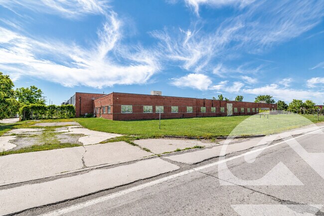 Plus de détails pour 50750 E Russell Schmidt Blvd, Chesterfield, MI - Industriel à louer