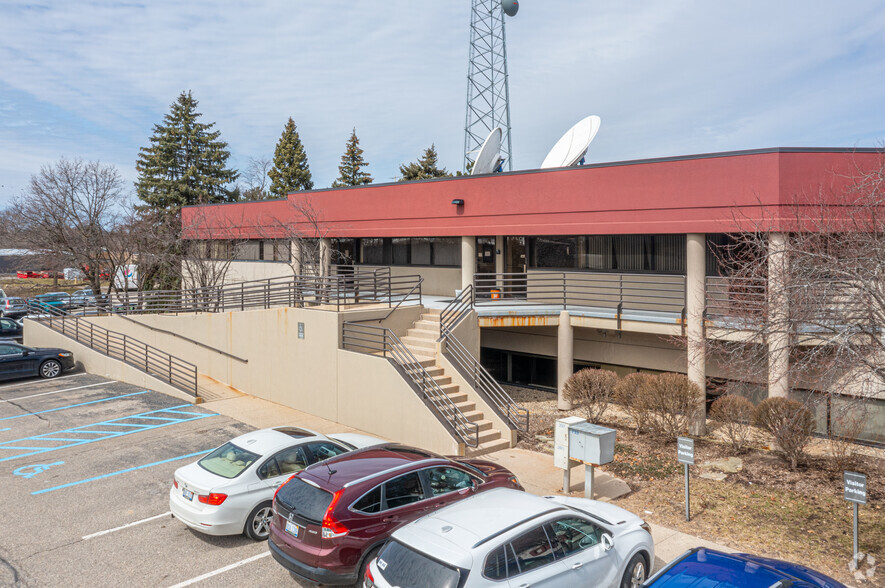 2610 Horizon Dr SE, Grand Rapids, MI for lease - Building Photo - Image 2 of 4