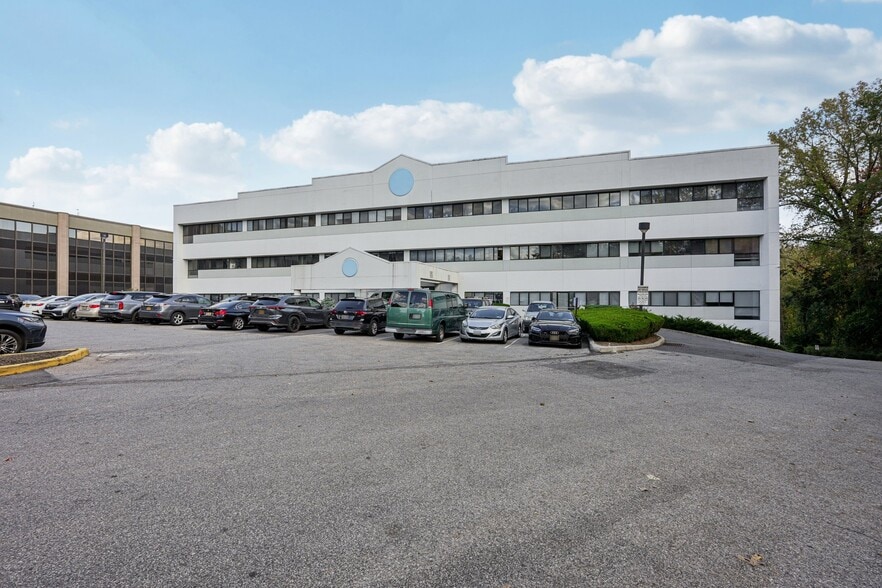 970 N Broadway, Yonkers, NY for lease - Building Photo - Image 2 of 87