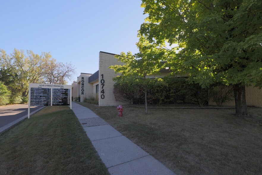 10740 Lyndale Ave S, Bloomington, MN à louer - Photo du bâtiment - Image 3 de 16
