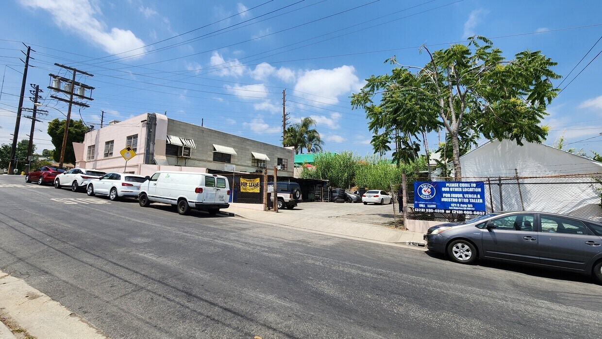 4364-4404 Eagle Rock Blvd, Los Angeles, CA for lease Interior Photo- Image 1 of 5