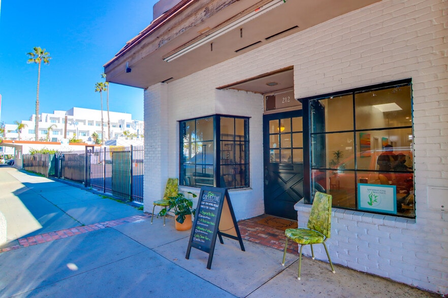 206-212 Freeman St, Oceanside, CA for lease - Building Photo - Image 1 of 5
