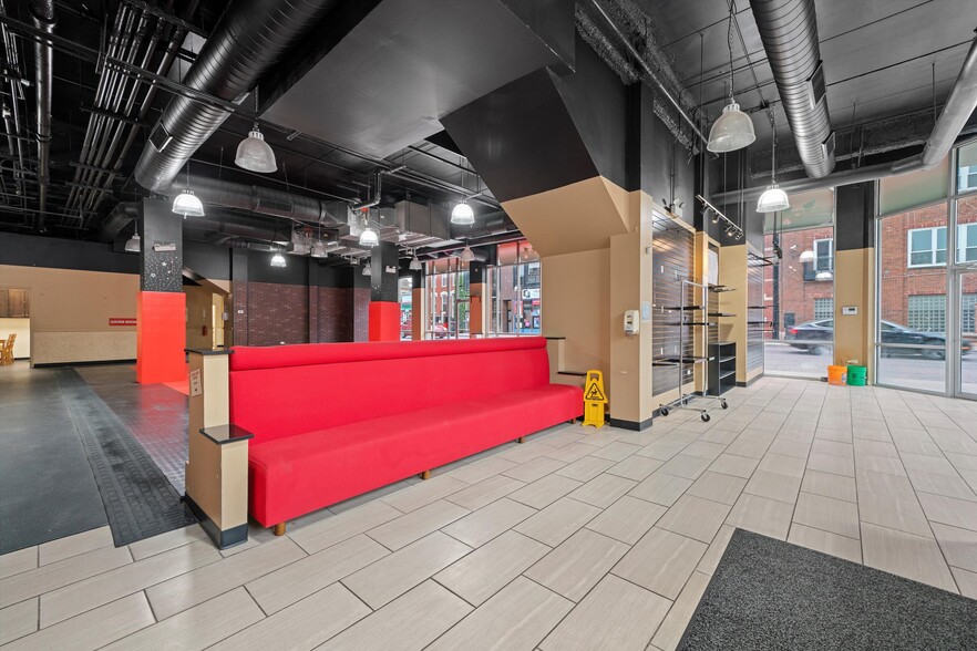 1720 W North Ave, Chicago, IL for lease - Interior Photo - Image 3 of 20