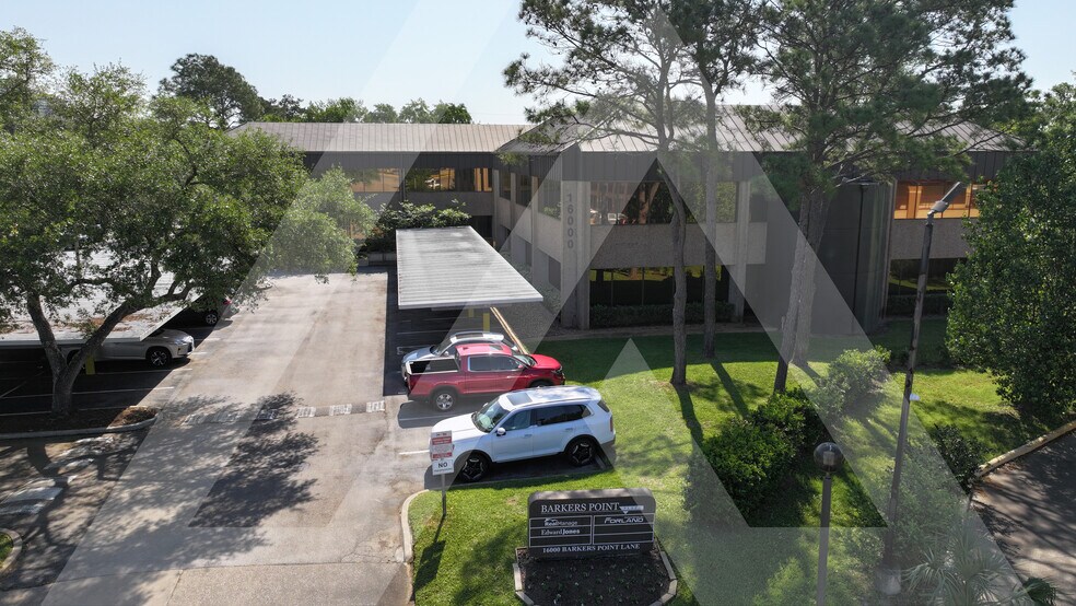 16000 Barkers Point Ln, Houston, TX à louer - Photo du bâtiment - Image 2 de 19
