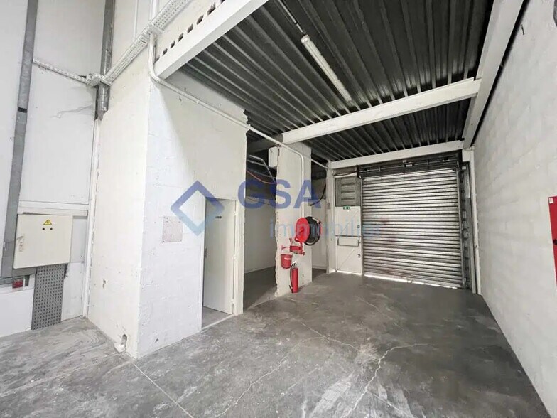 Office in Bondoufle for lease - Interior Photo - Image 3 of 8