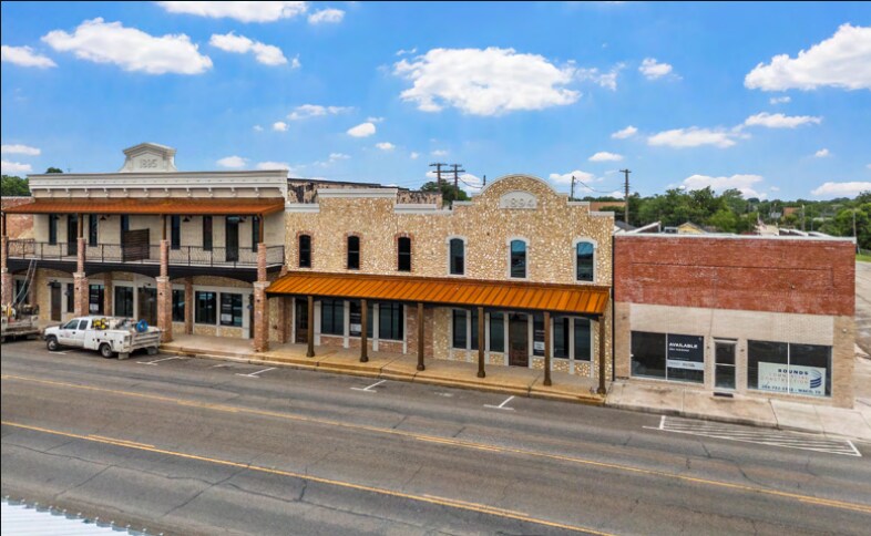 201-213 S Main St, McGregor, TX à louer - Photo du bâtiment - Image 3 de 5