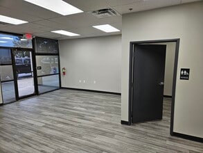 4243-4275 Diplomacy Dr, Columbus, OH for lease Building Photo- Image 2 of 4