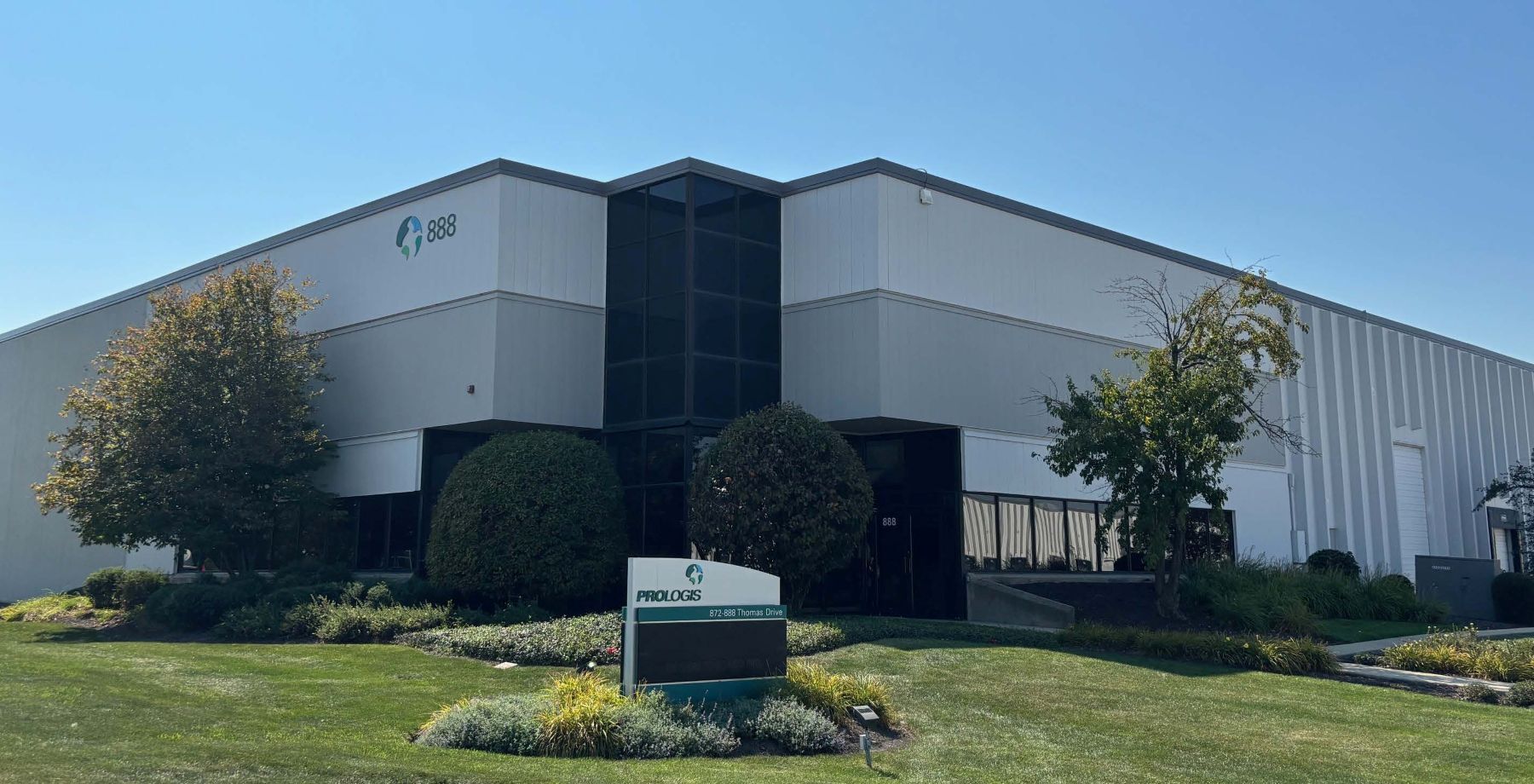860-888 Thomas Dr, Bensenville, IL for lease Building Photo- Image 1 of 2