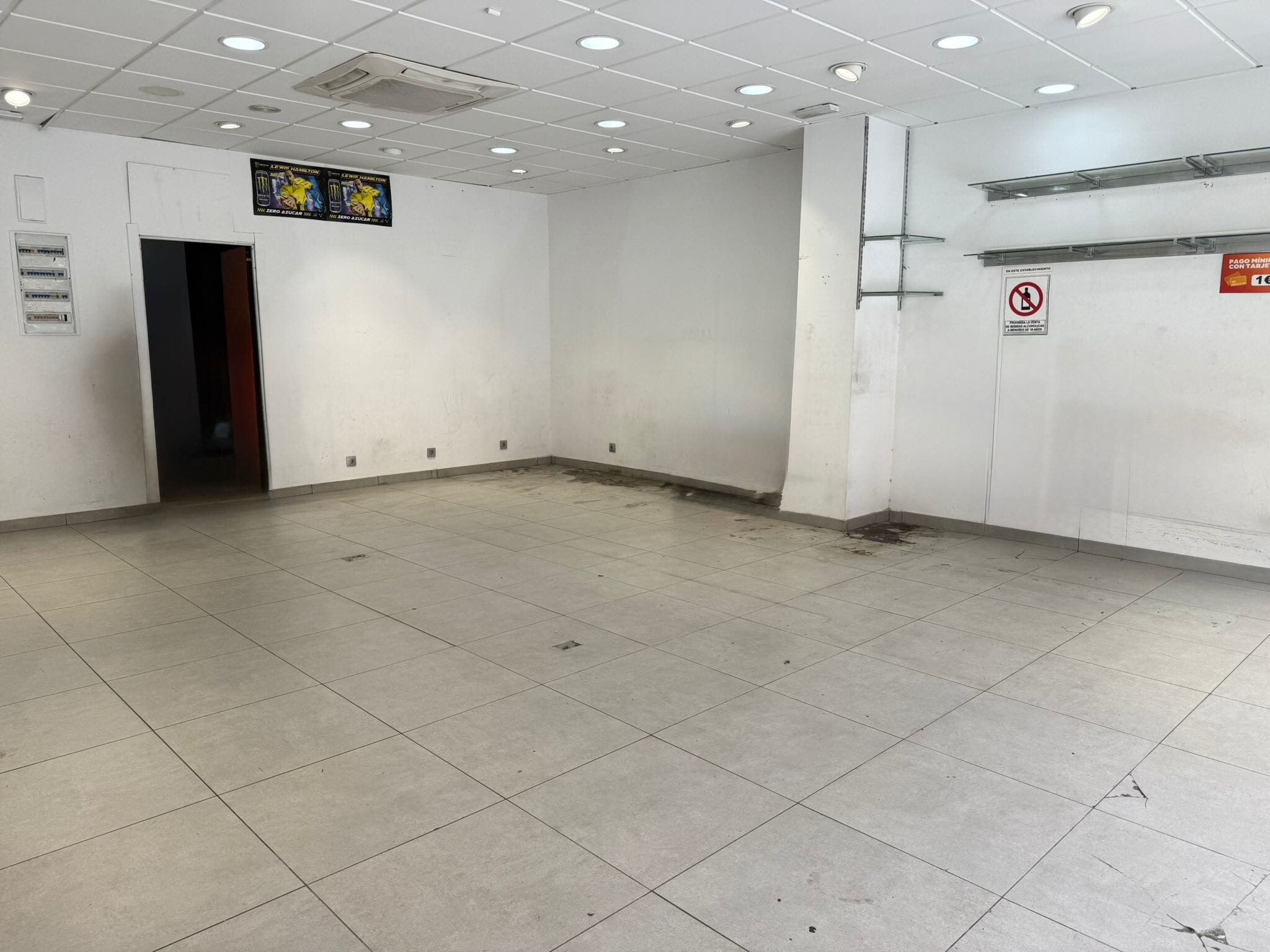 Retail in Madrid, Madrid for lease Interior Photo- Image 1 of 8