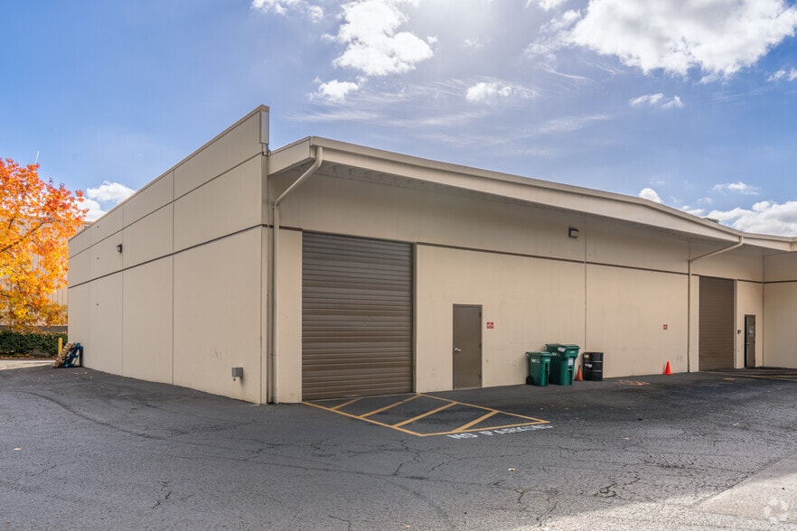 14200 SE 98th Ct, Clackamas, OR for lease - Building Photo - Image 3 of 10