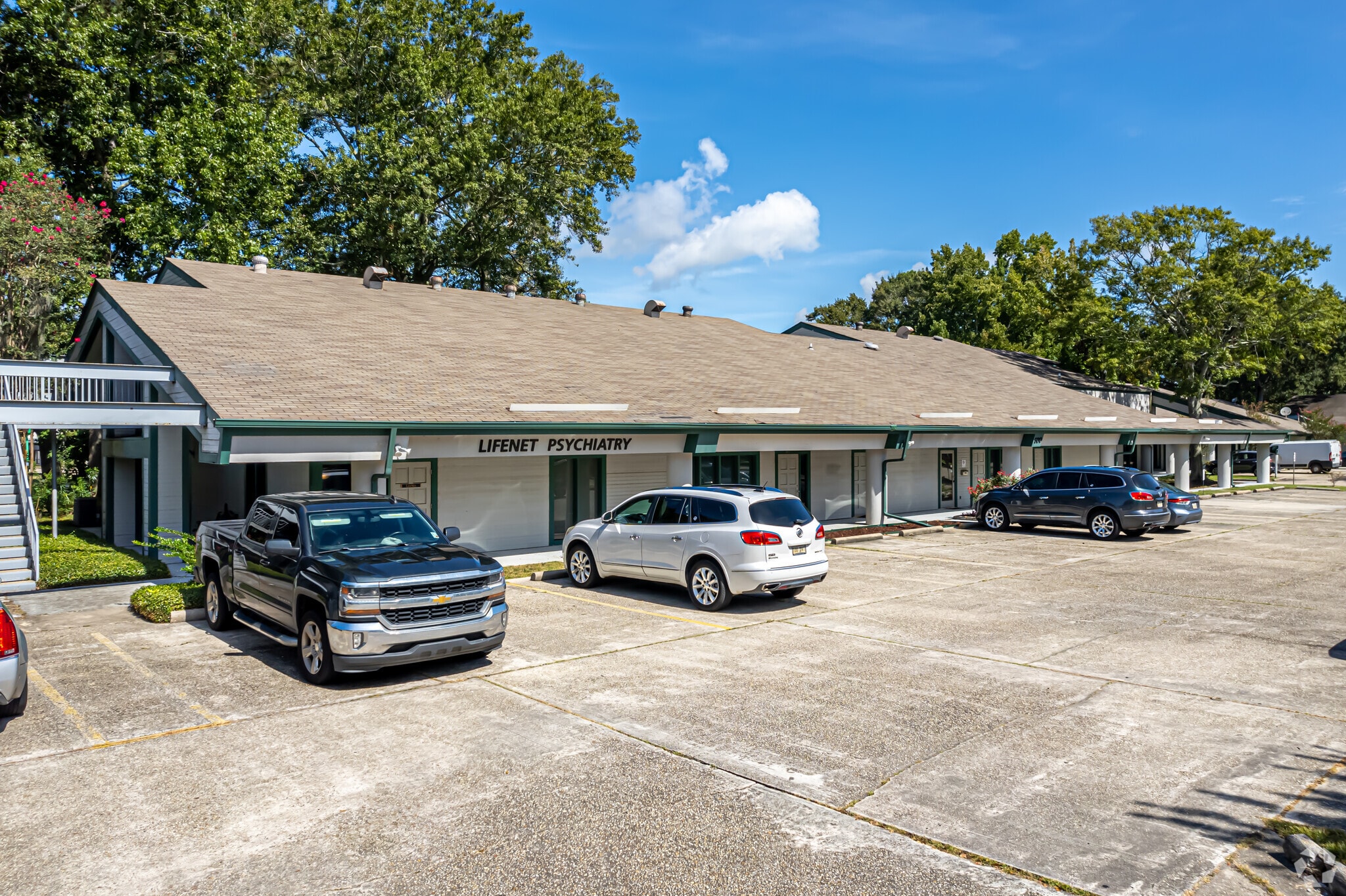 200 Mariners Plaza Dr, Mandeville, LA à louer Photo principale- Image 1 de 9
