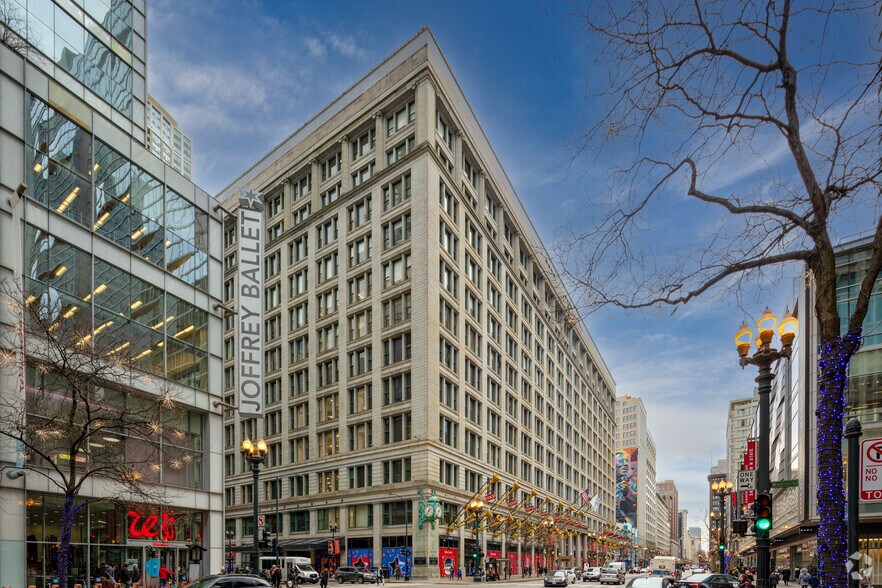 24 E Washington St, Chicago, IL à louer - Photo du bâtiment - Image 3 de 4