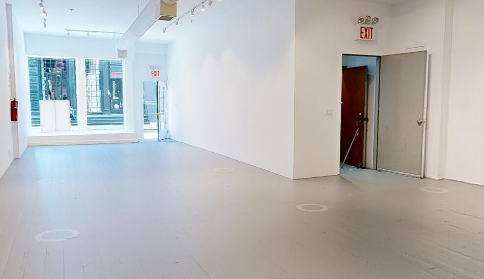 25 Howard St, New York, NY à louer - Numérisation 3D de Matterport - Image 2 de 6