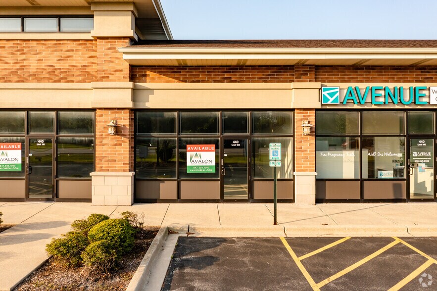 944 E Roosevelt Rd, West Chicago, IL à louer - Photo du bâtiment - Image 3 de 5