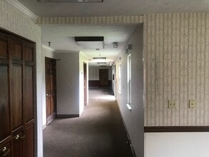 9280 Plainfield Rd, Blue Ash, OH for lease Building Photo- Image 2 of 2