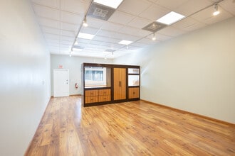 2325 NW 30th St, Oakland Park, FL for lease Interior Photo- Image 1 of 15