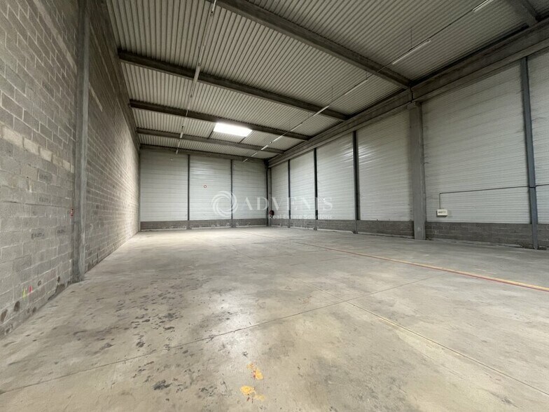 Flex in Mitry-Mory for lease - Building Photo - Image 3 of 9