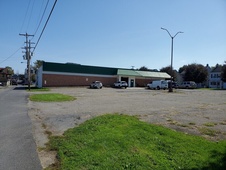 717 W Berwick St, Easton, PA à louer - Photo du bâtiment - Image 2 de 6