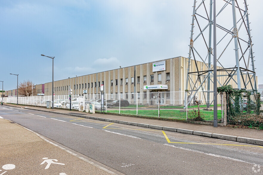 Flex in Oullins for lease - Building Photo - Image 2 of 2