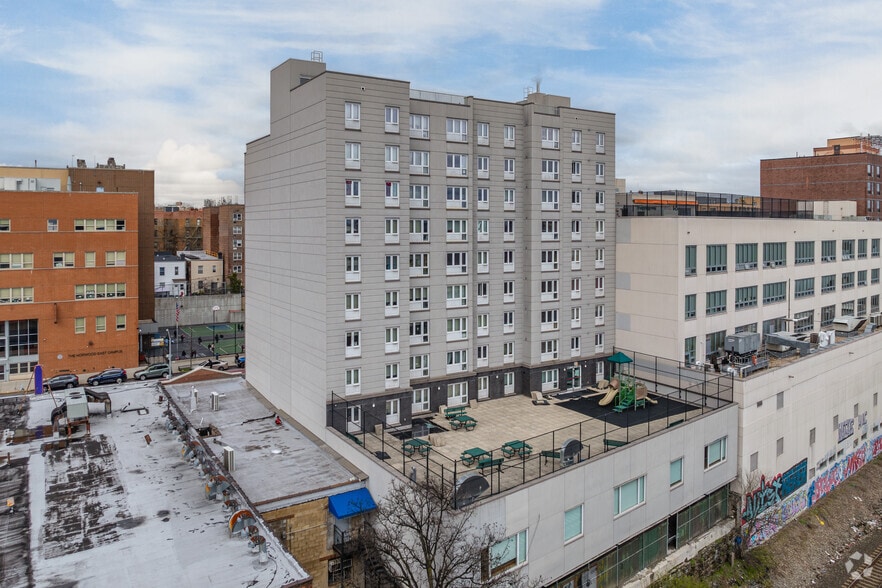3160 Webster Ave, Bronx, NY for sale - Building Photo - Image 2 of 6
