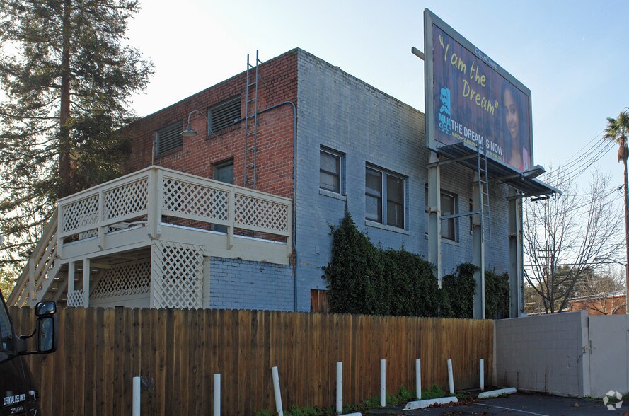3121 Broadway, Sacramento, CA à louer - Photo du bâtiment - Image 3 de 3